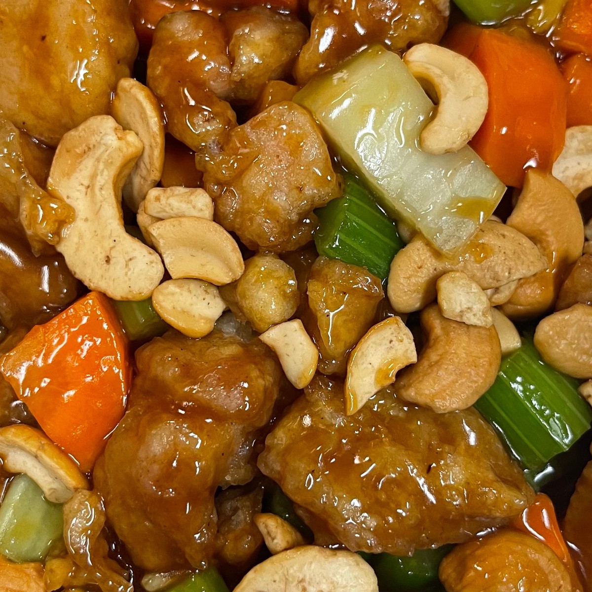 70. Chicken with Cashew Nuts(Quart)