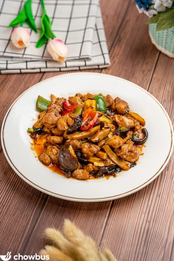 C8. Chicken w. Garlic Sauce