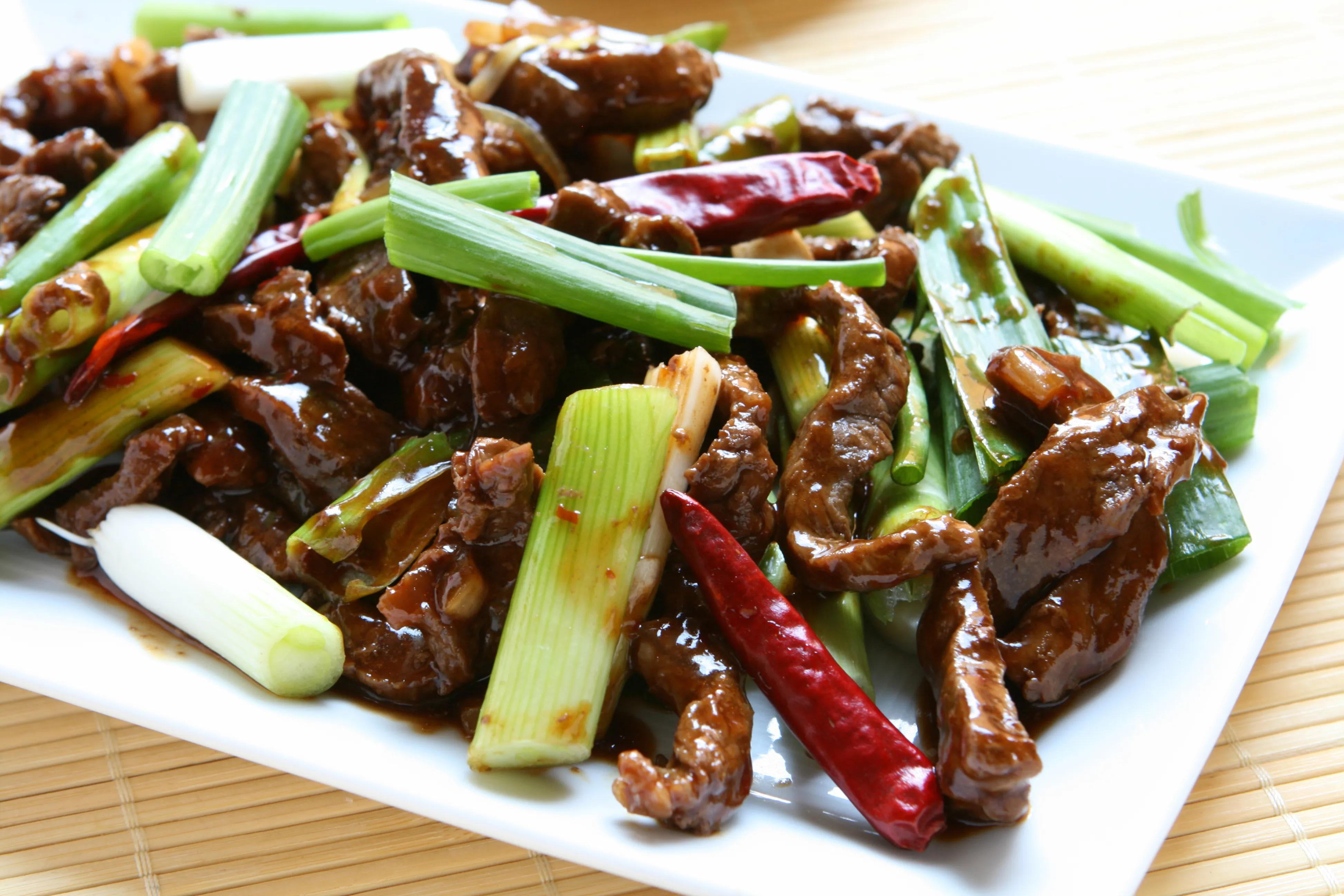 S6. MONGOLIAN BEEF 蒙古牛
