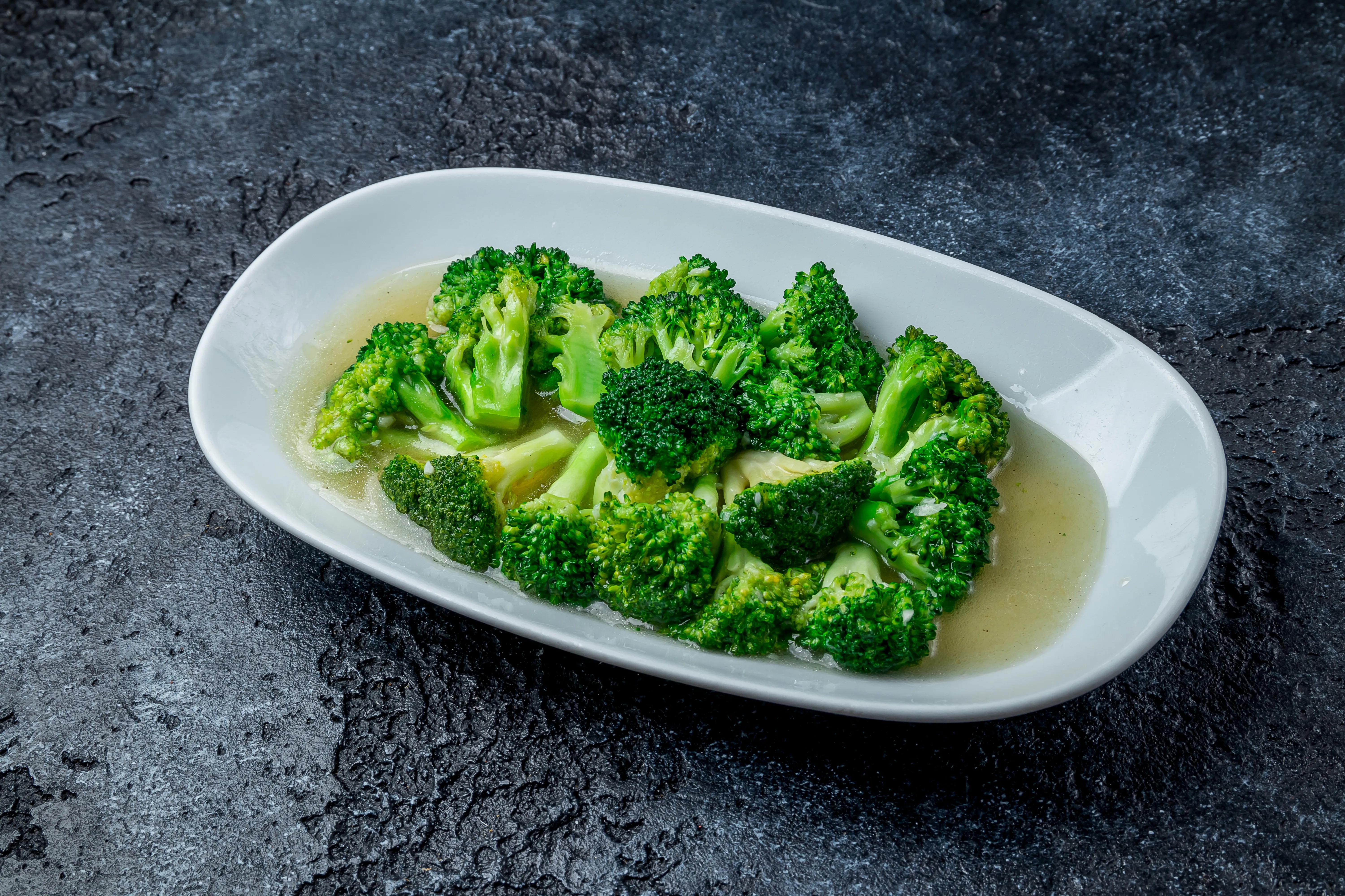 51. 鱼香芥兰 Broccoli w.Garlic Sauce