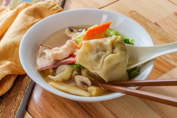 Subgum Wonton Soup