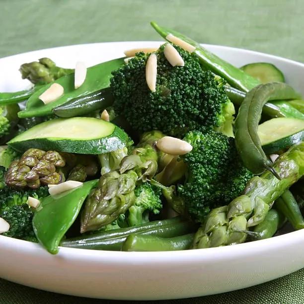 Diet Steamed Broccoli String Beans