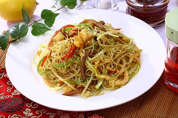 Singapore Rice Noodle(rice noodle stir fried with chicken,pork,