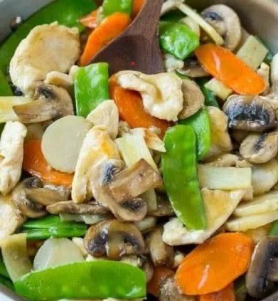 Moo Goo Gai Pan Combination Platter