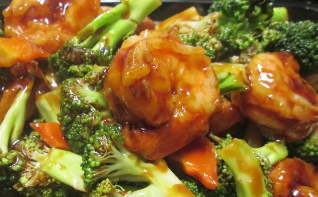 Jumbo Shrimp with Broccoli Combination Platter