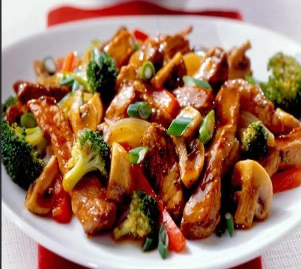 Beef with Szechuan Sauce Combination Platter