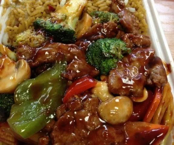 Beef with Garlic Sauce Combination Platter