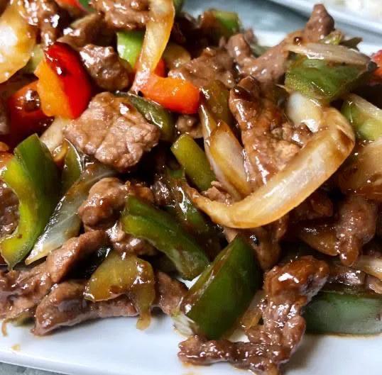 Pepper Steak with Onions Combination Platter