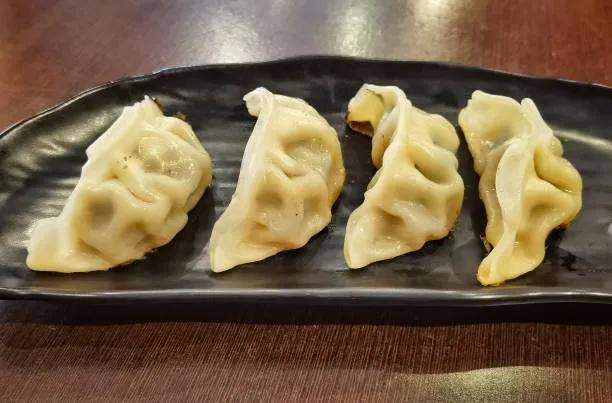 Steamed Dumplings (6)