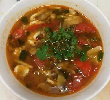Tom Yum (Spicy & Sour Soup)