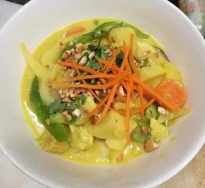 Gaeng Lueang (Yellow Curry)