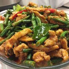 Pad Prik Gaeng (Stir Fried Curry Paste)
