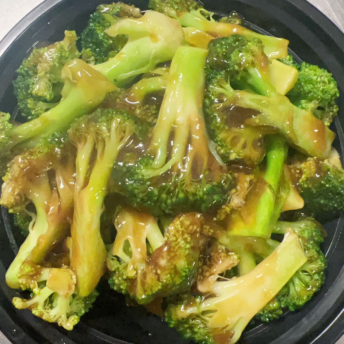 D9. Broccoli w. Garlic Sauce