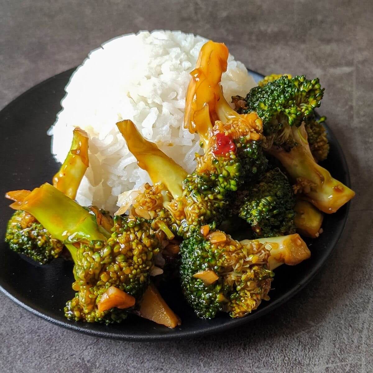 Broccoli with Garlic Sauce