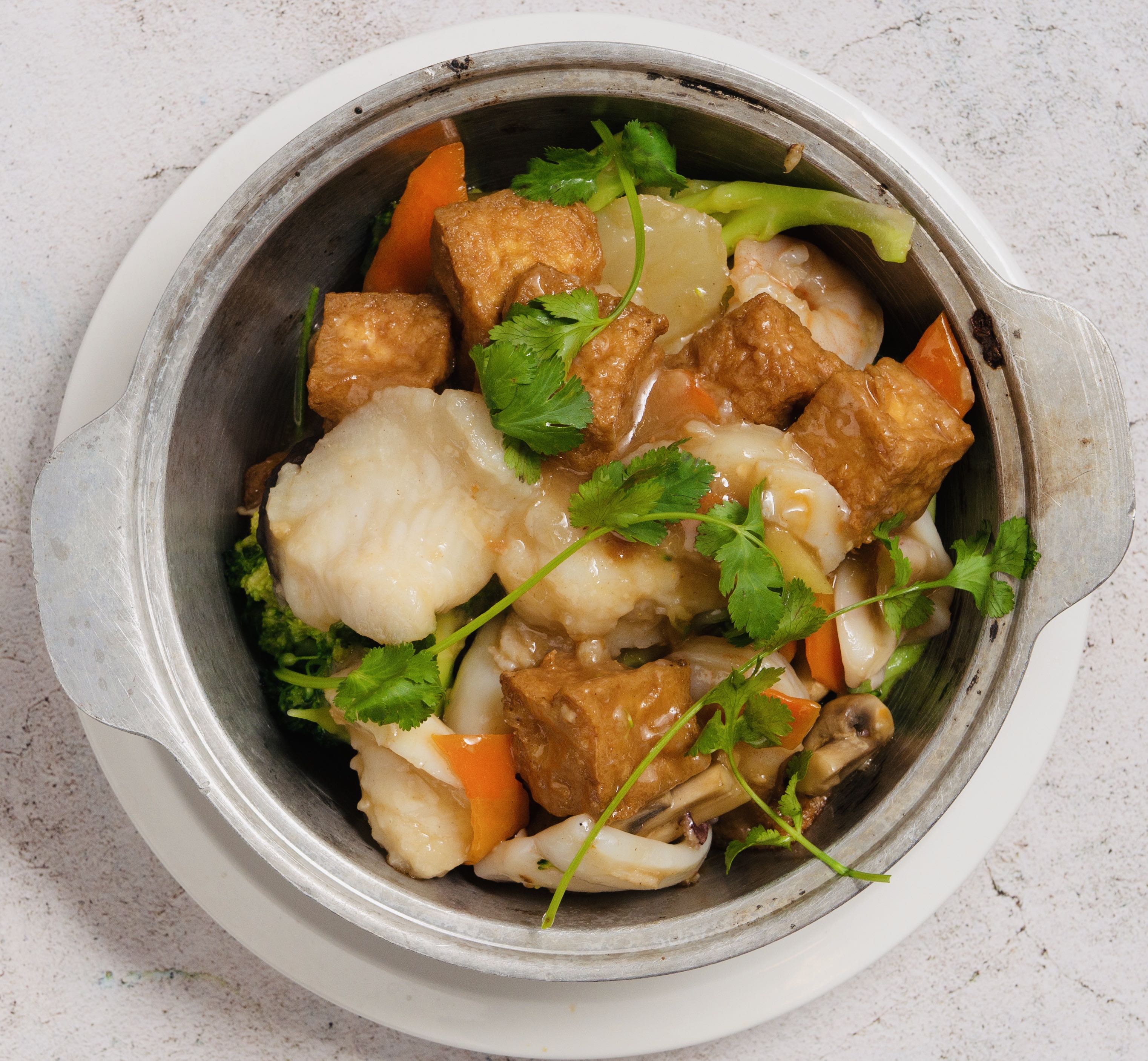 1102. Seafood w/ Tofu in Clay Pot .海鮮豆腐煲