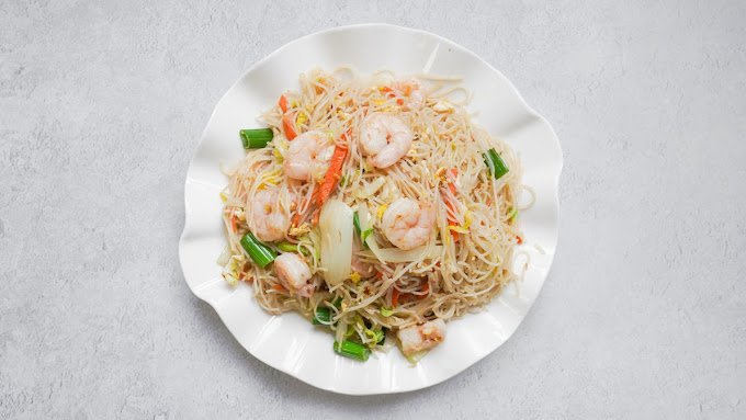 虾炒米粉44. Shrimp Chow Mei Fun