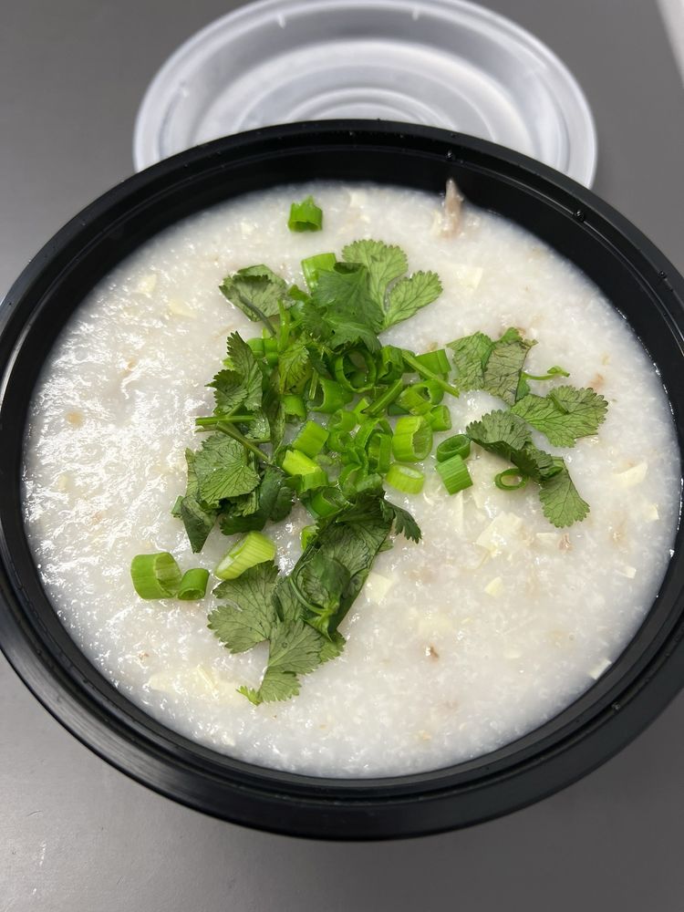 7.皮蛋瘦肉粥 Preserved Egg with Shredded Pork Congee