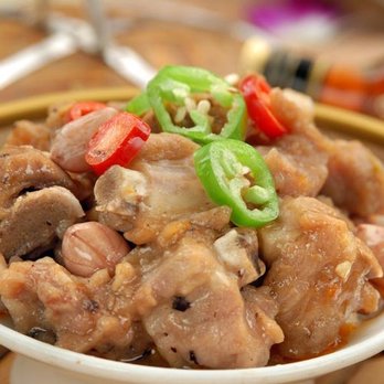 32. 蒜蓉排骨 Pork Short Ribs w. Minced Garlic
