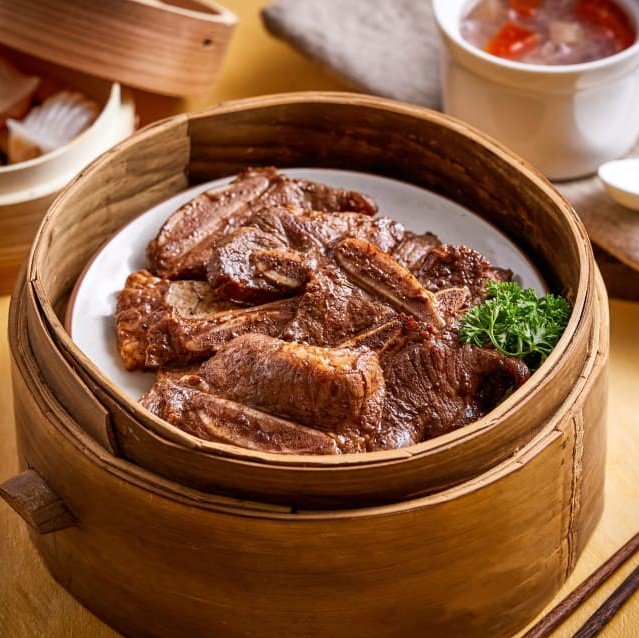 33. 黑椒牛仔骨 Beef Short Ribs w. BlackPepper Sauce