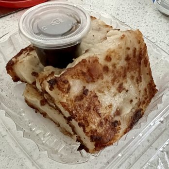 45. 腊味蘿卜糕 Pan Fried Radish Cake (3pc)