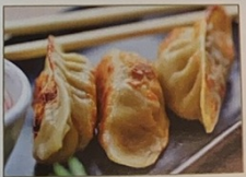 14. 鍋貼 Pan Fried Pork / Chicken Dumpling (6pc)