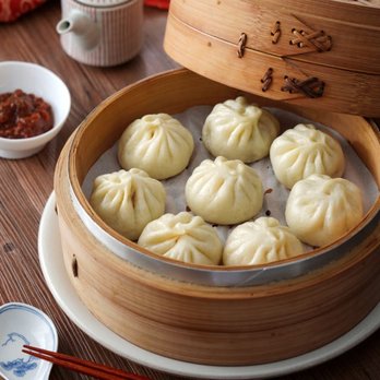 19. 鲜肉小籠包 Shanghai Pork SoupDumpling (6pc)