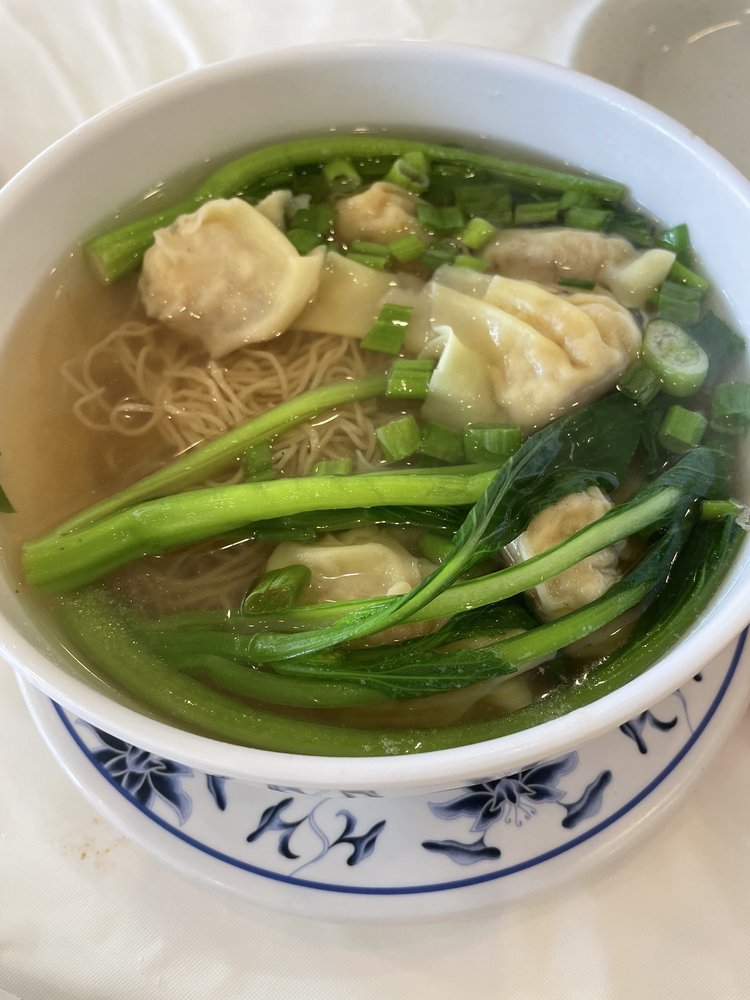 E2.雲吞麵/河粉 Wonton Noodle/Flat Rice Noodle Soup
