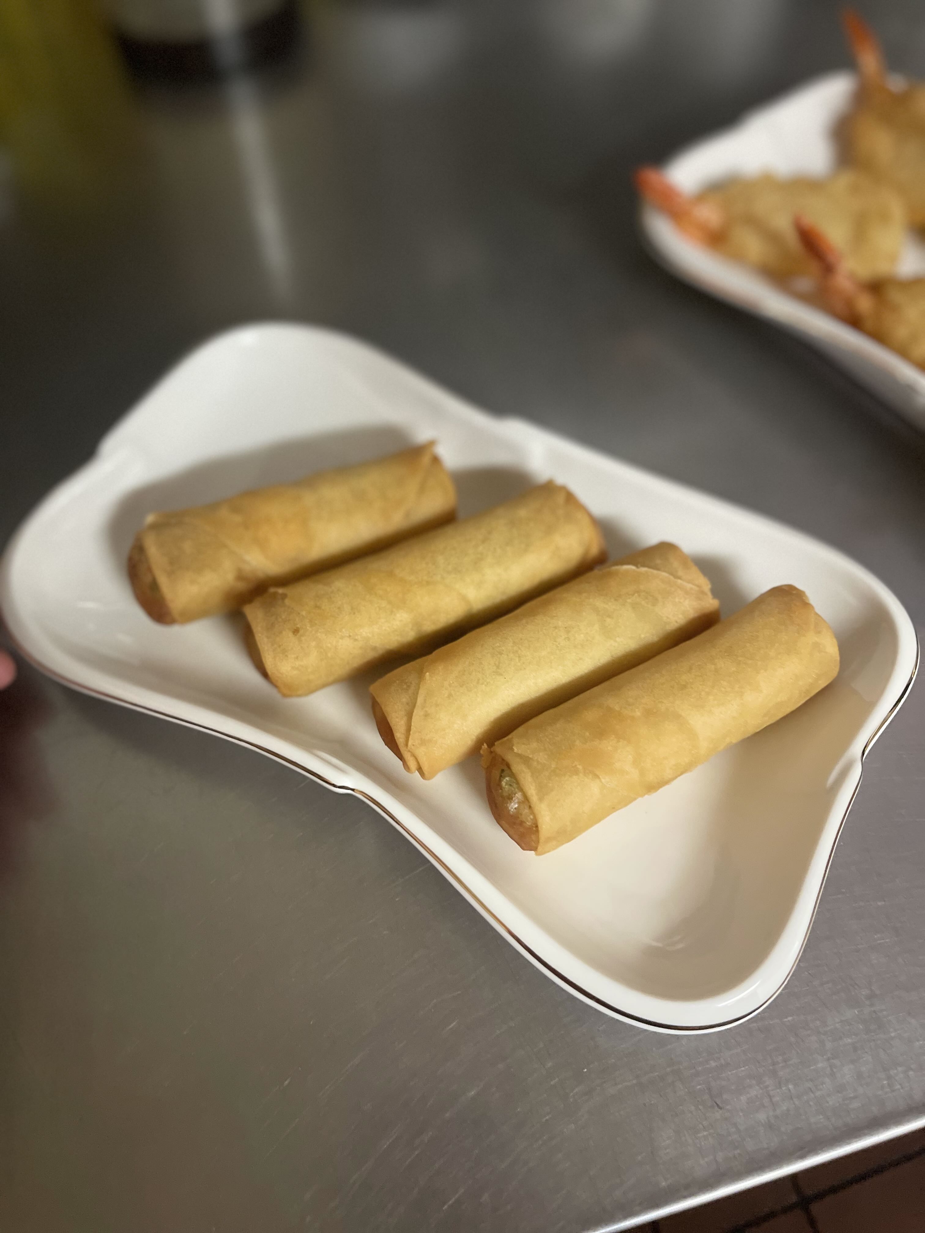 A3. Egg Rolls (4 Pcs)