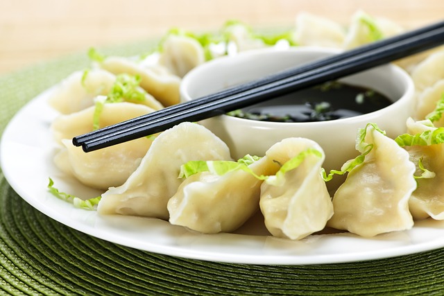 A6. Steamed Dumplings (8)