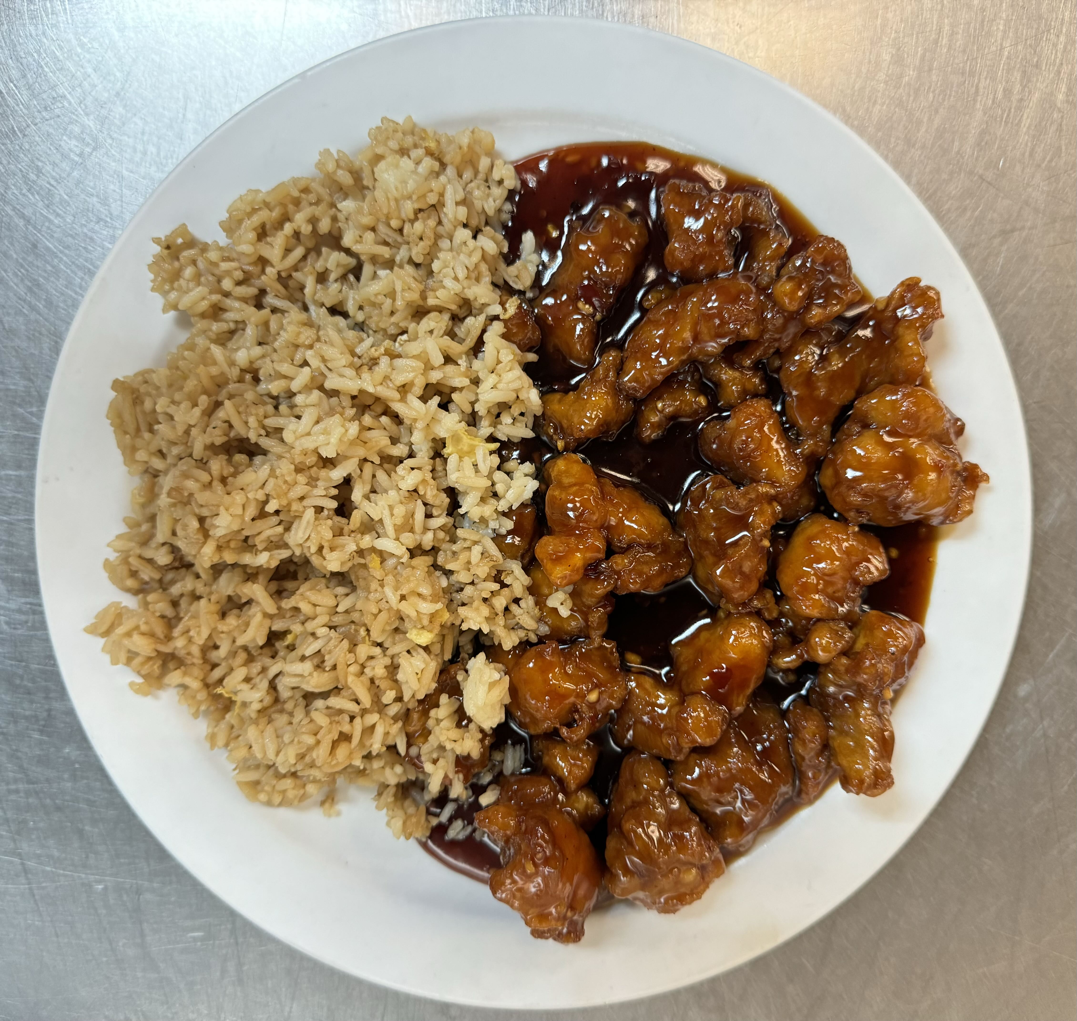 General Tso's Chicken Dinner Combination
