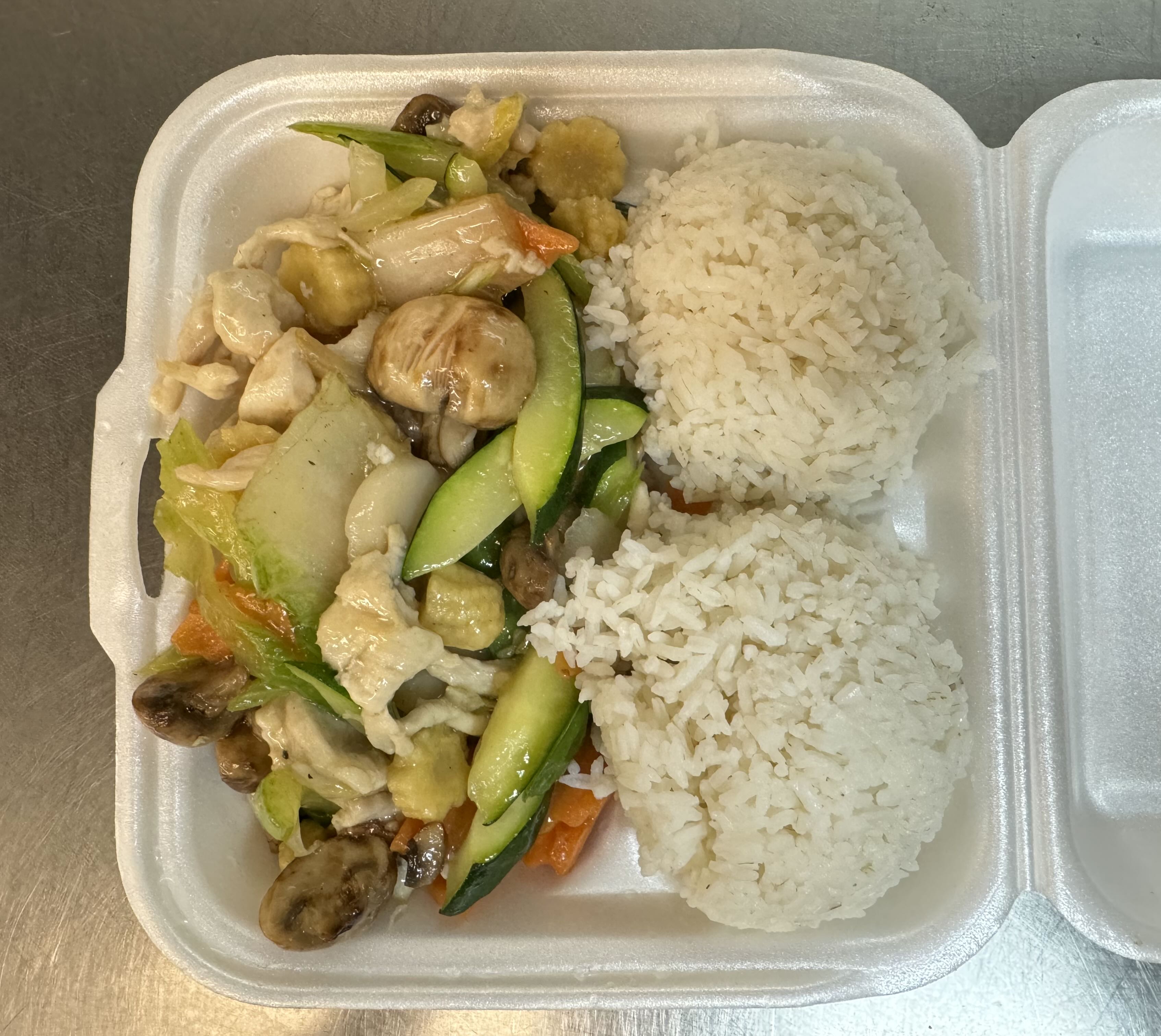 Moo Goo Gai Pan Dinner Combination
