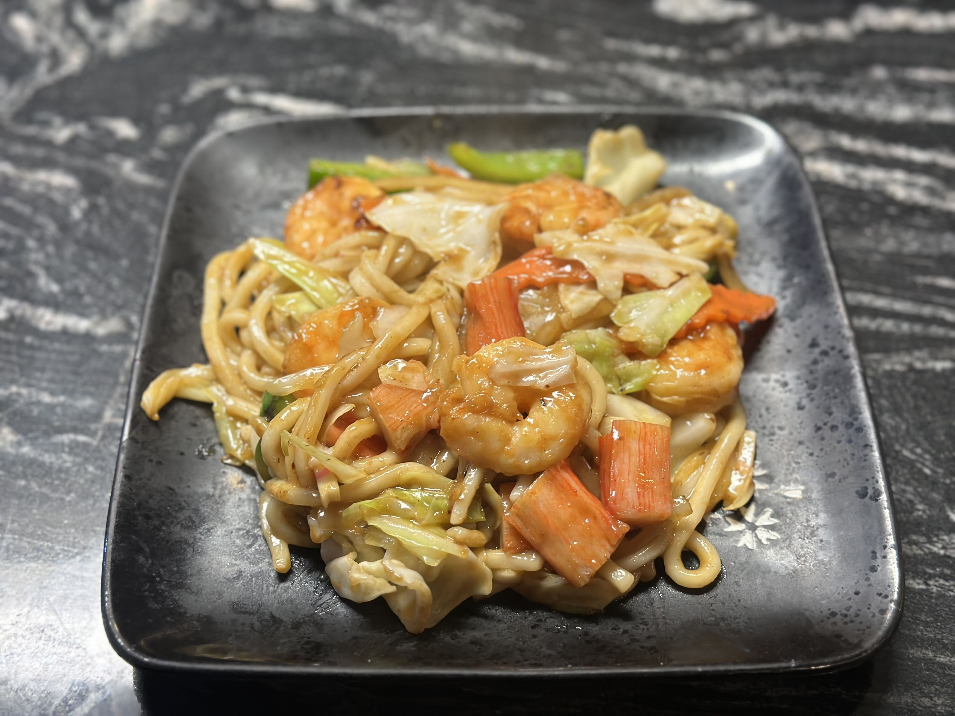 Seafood Yaki Udon