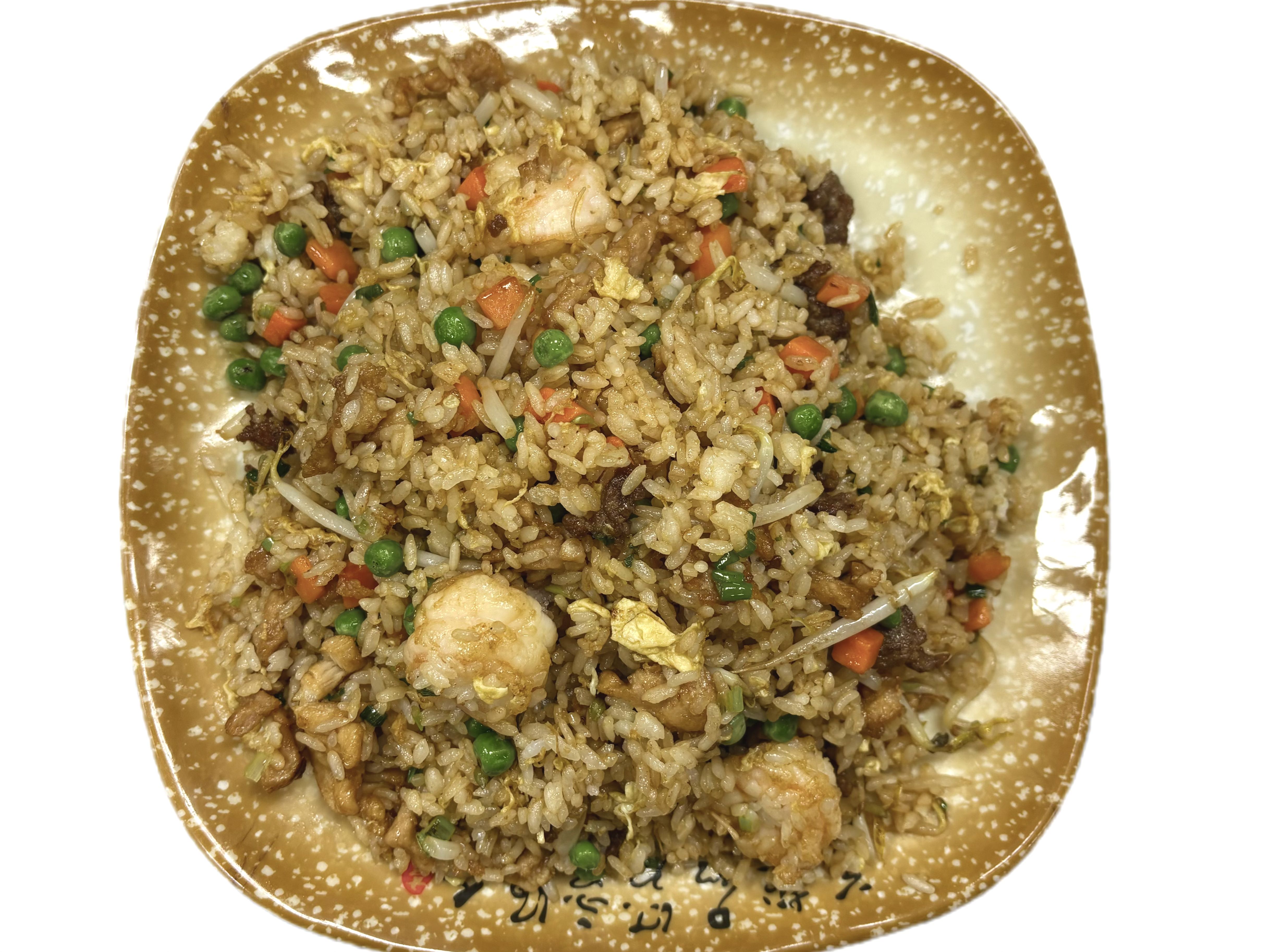C30. Deluxe Fried Rice(chicken. Beef, shrimp).