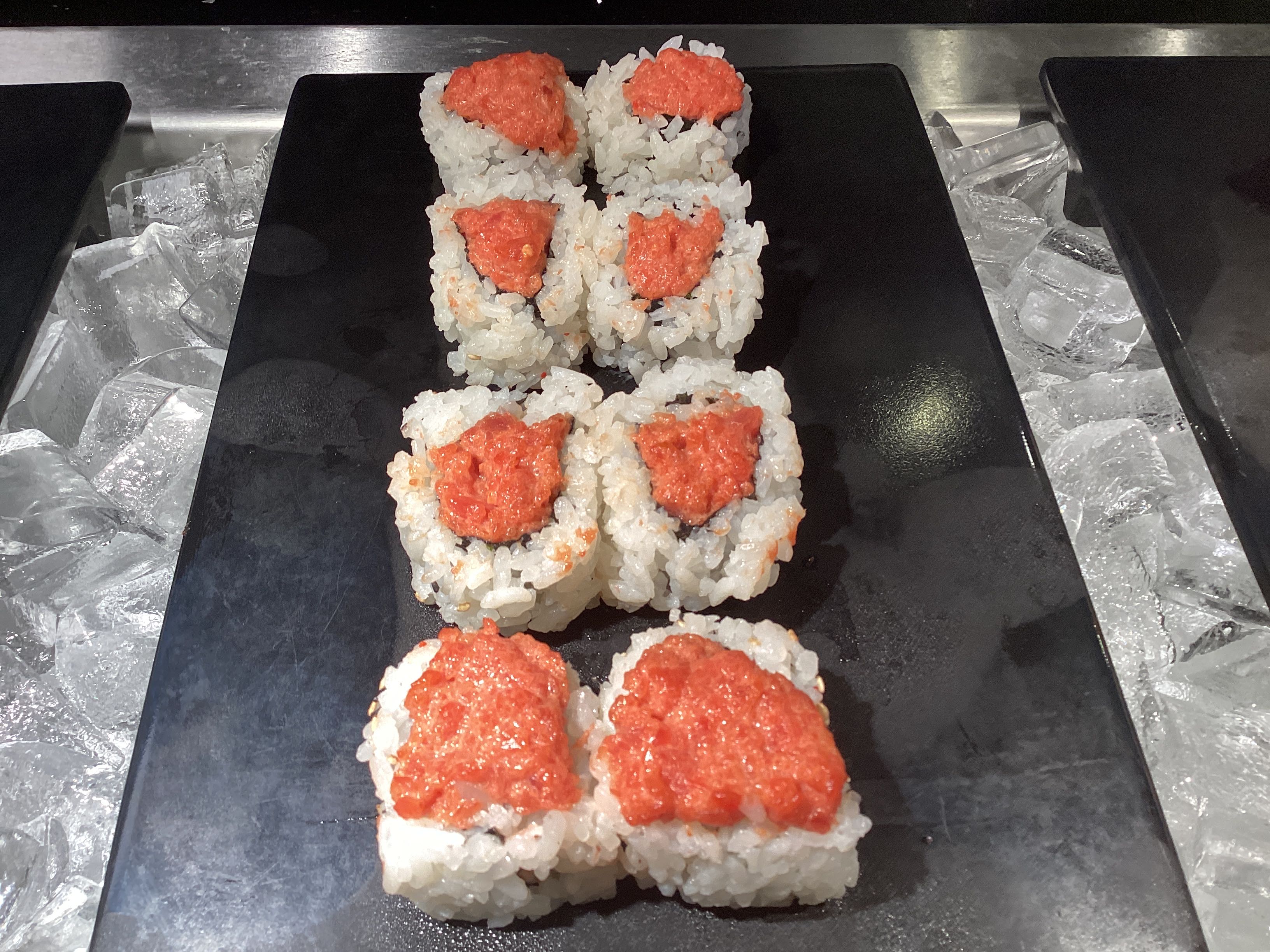 6. Spicy Tuna Roll (8 pcs)