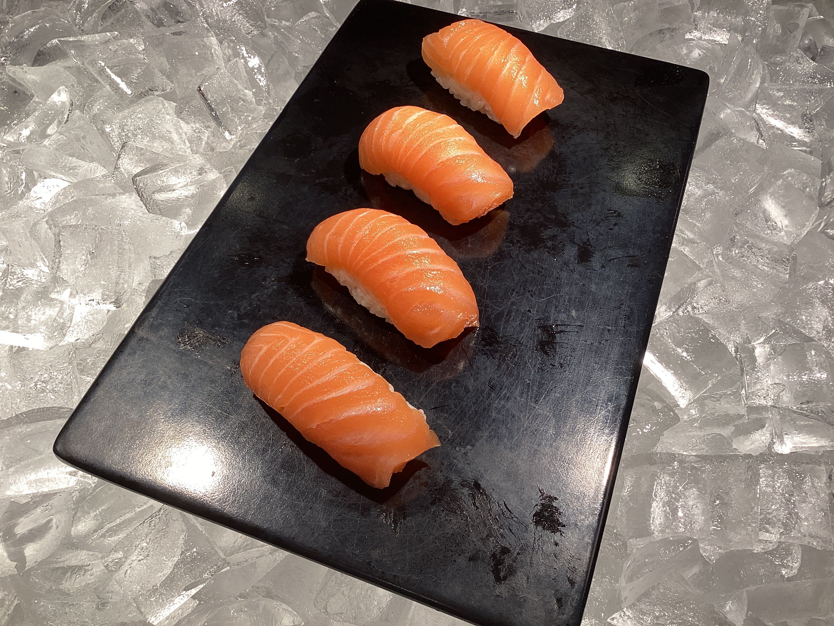 Salmon / Sake (1 pcs)