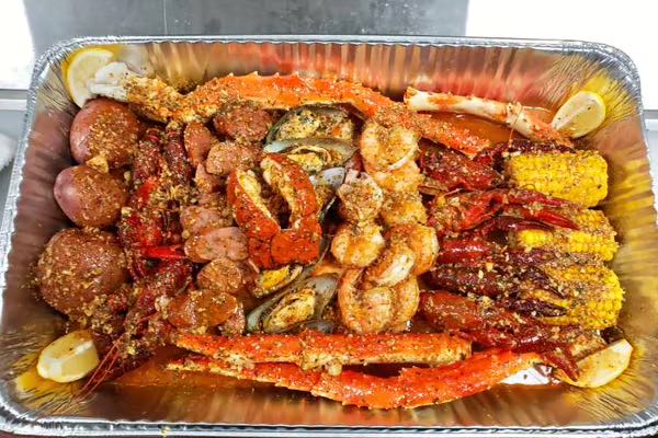 14. CAJUN SEAFOOD & SNOW CRAB