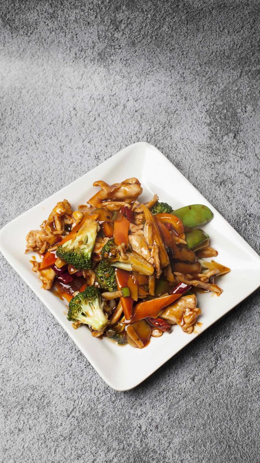 湖南鸡C17. Hunan Chicken